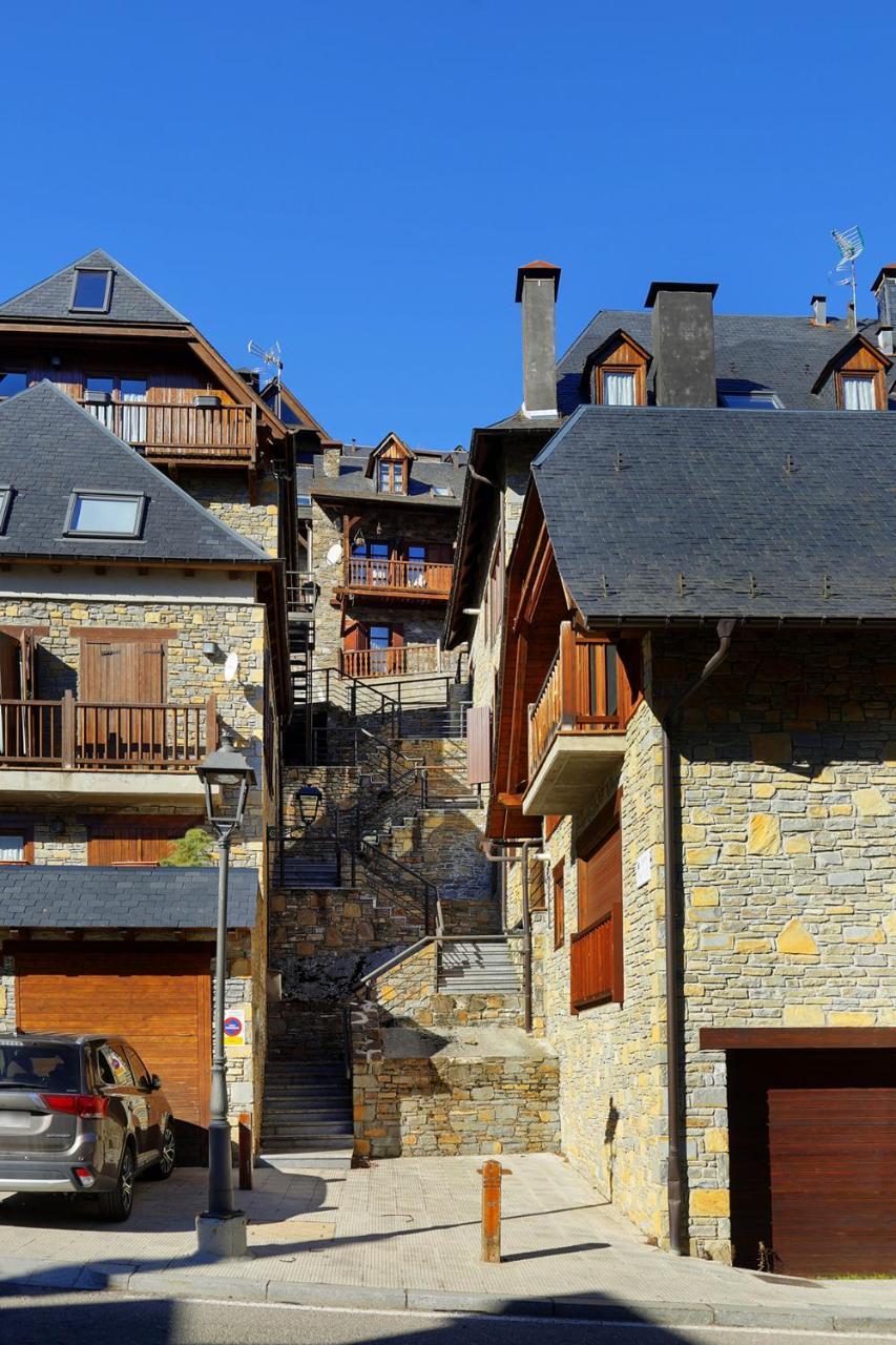 Apartamento La Santeta De Aran Vielha Luaran gambar