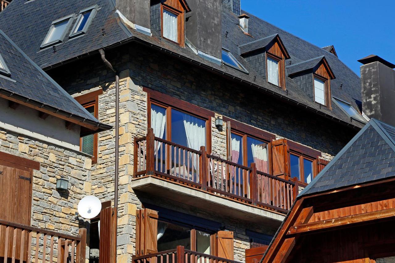 Apartamento La Santeta De Aran Vielha Luaran gambar
