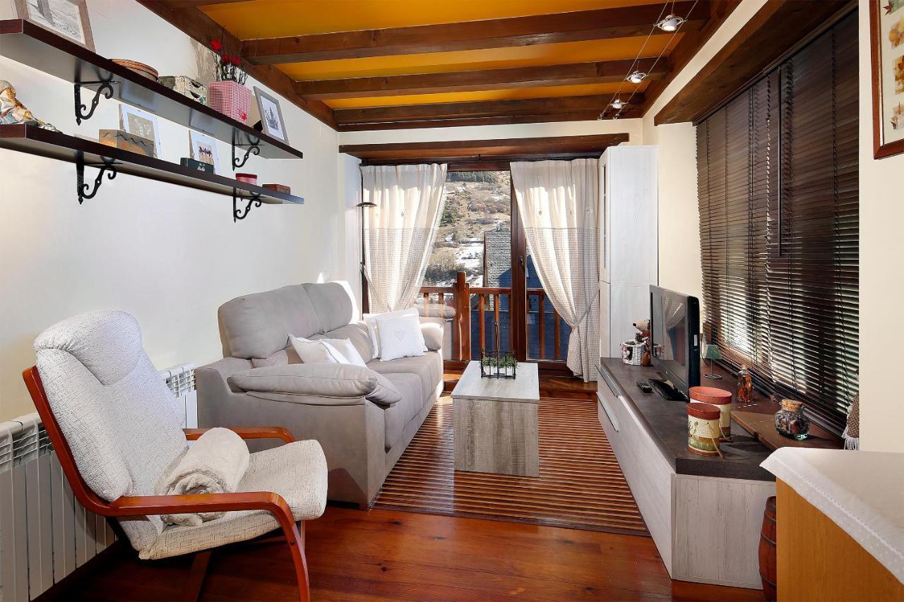 Apartamento La Santeta De Aran Vielha Luaran gambar