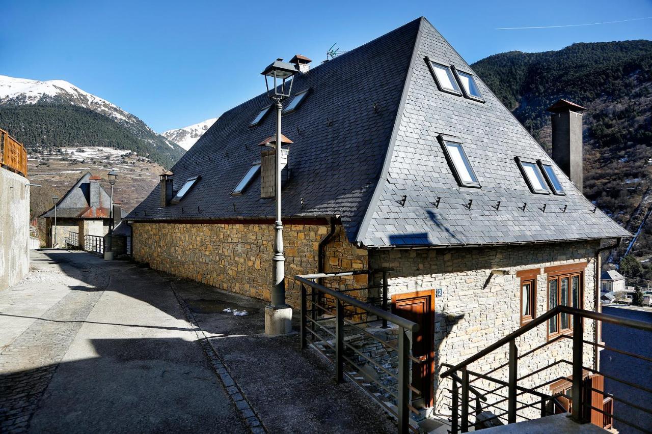 Apartamento La Santeta De Aran Vielha Luaran gambar